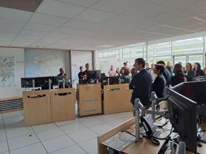 Rilevamento video degli incendi boschivi con sfocatura automatica delle abitazioni tramite intelligenza artificiale